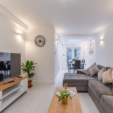 A Golden Haven Retreat In London Apartment ภายนอก รูปภาพ