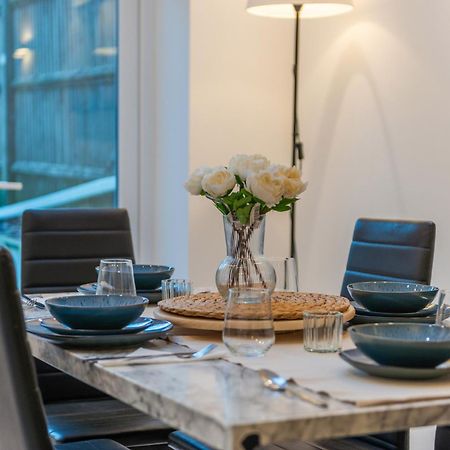 A Golden Haven Retreat In London Apartment ภายนอก รูปภาพ