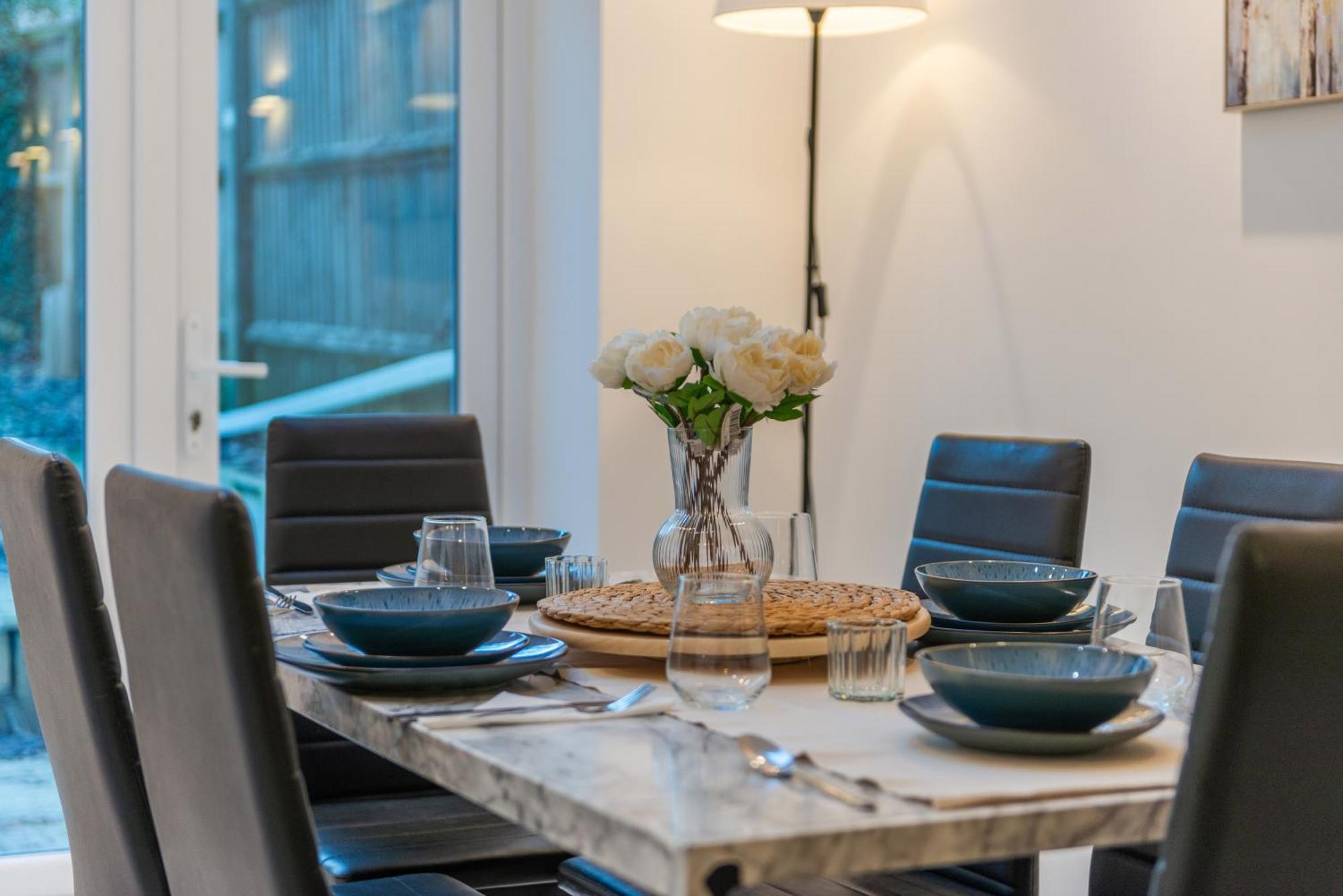 A Golden Haven Retreat In London Apartment ภายนอก รูปภาพ