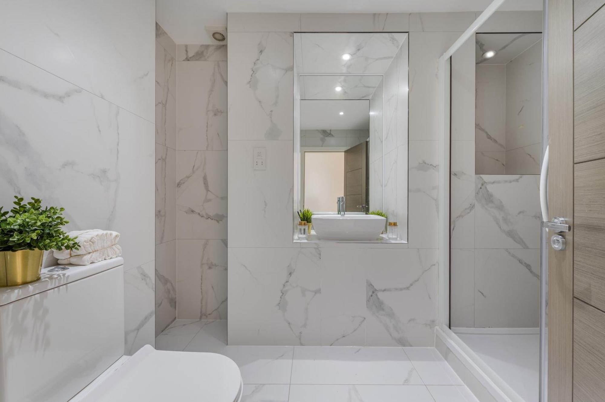 A Golden Haven Retreat In London Apartment ภายนอก รูปภาพ