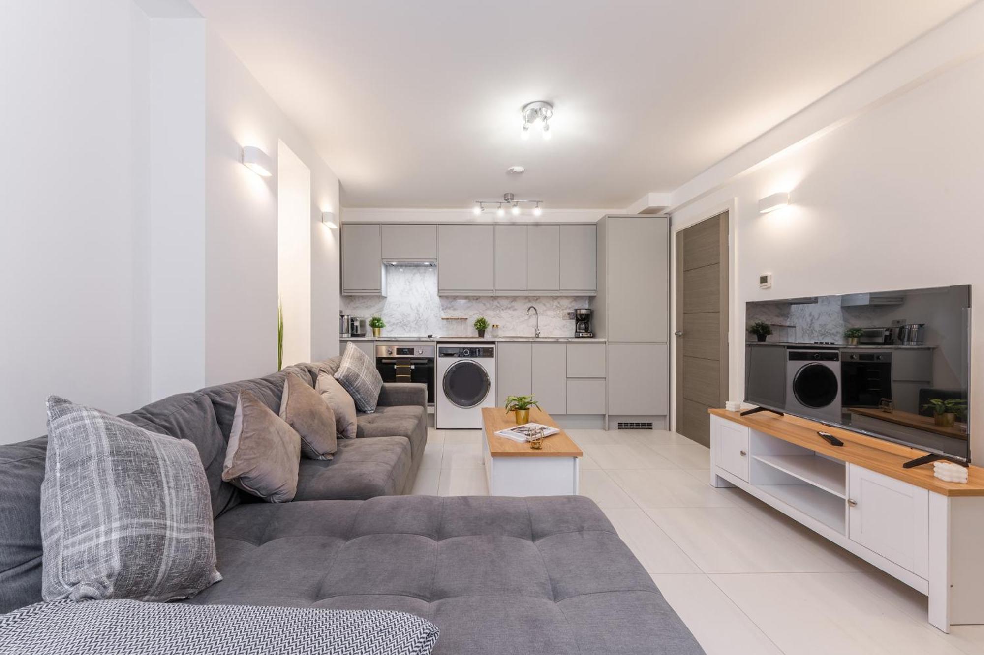 A Golden Haven Retreat In London Apartment ภายนอก รูปภาพ